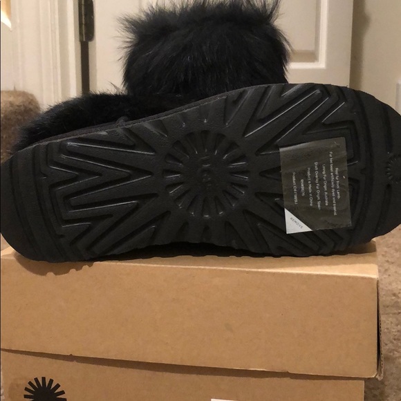 NIB black mini toscana cuff ugg boots size 5 sold - Picture 4 of 6